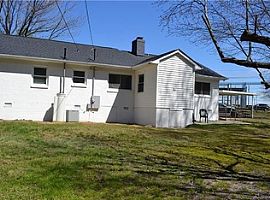 6300 Monroe Rd Charlotte, Nc 28212 3 Beds 2 Baths 1,483 Sqft in Charlotte, NC (Photo 7 of 10)