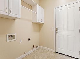 This Beautiful Home Has 4 Bedrooms, 2 Bathrooms, a 3 Car Garage in Visalia, CA (Photo 10 of 11)