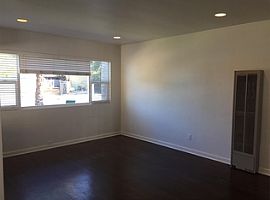 Great Beach House Located in Beautiful Sunset Cliffs One Block  in San Diego, CA (Photo 4 of 7)