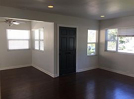 Great Beach House Located in Beautiful Sunset Cliffs One Block  in San Diego, CA (Photo 6 of 7)