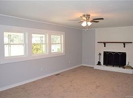 311 Rhyne Cir, Gastonia, Nc 28054 3 Beds 1 Bath 1,330 Sqft in Gastonia, NC (Photo 4 of 7)