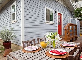 600 San Juan Ave, Venice, Ca 90291 2 Beds 2 Baths 1,032 Sqft in Venice, CA (Photo 10 of 10)