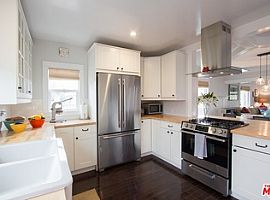 600 San Juan Ave, Venice, Ca 90291 2 Beds 2 Baths 1,032 Sqft in Venice, CA (Photo 8 of 10)