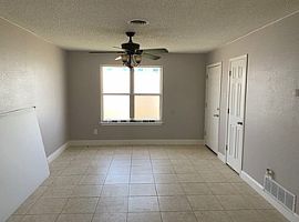 Comfortable 3 Bedroom Home in Odessa, TX (Photo 8 of 11)