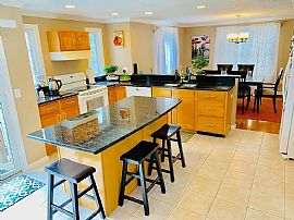 3 Bd  1.5 Ba  1,558 Sqft in Shrewsbury, MA (Photo 7 of 10)