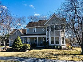 4 Bd  2.5 Ba  2,357 Sqft in Wellesley, MA