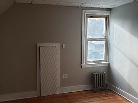 4 Bd   2 Ba   1,600 Sqft in Worcester, MA (Photo 4 of 10)