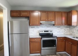 3 Bedroom in Knoxville, TN (Photo 2 of 6)