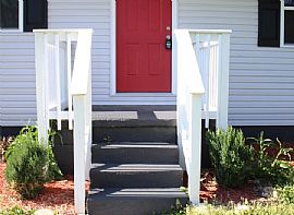 3 Bedroom in Knoxville, TN (Photo 4 of 6)