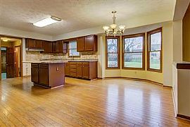 Beautiful Home in Upscale Neighborhood, Lakota Schools in Liberty Township, OH (Photo 6 of 11)