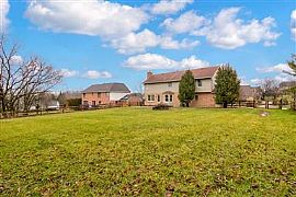 Beautiful Home in Upscale Neighborhood, Lakota Schools in Liberty Township, OH (Photo 8 of 11)