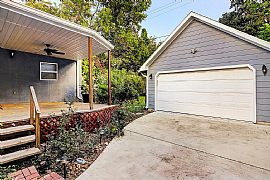 Charming Bungalow  in Houston, TX (Photo 12 of 12)