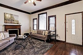 Charming Bungalow  in Houston, TX (Photo 2 of 12)