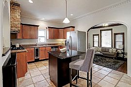 Charming Bungalow  in Houston, TX (Photo 4 of 12)