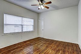 Charming Bungalow  in Houston, TX (Photo 9 of 12)