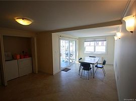 72 Mohegan Dr, West Hartford, Ct 06117 in Bishops Corner, CT (Photo 4 of 5)