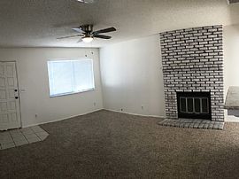 Beautifully Remodeled Upstairs Apartment in Ridgecrest, CA (Photo 12 of 12)