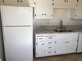 Beautifully Remodeled Upstairs Apartment in Ridgecrest, CA (Photo 7 of 12)