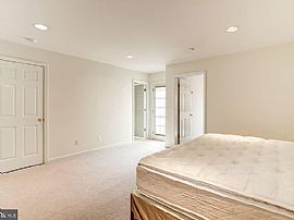 5373 Crimson Sky Ct, Centreville, Va  in Centreville, VA (Photo 4 of 12)