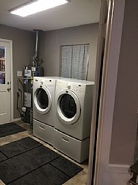 Charming 3 Bedroom Home in Houston in Houston, TX (Photo 5 of 6)