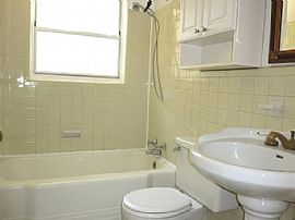 Charming 3 Bedroom Home in Atlanta in Atlanta, GA (Photo 8 of 9)