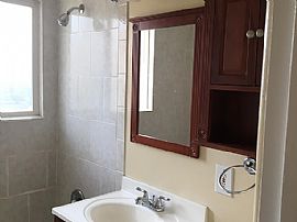   $2,000/mo3 Bd2 Ba1,188 Sqft  1430 S Clermont St, Denver, Co 8 in Denver, CO (Photo 3 of 12)