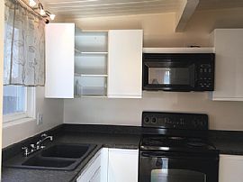   $2,000/mo3 Bd2 Ba1,188 Sqft  1430 S Clermont St, Denver, Co 8 in Denver, CO (Photo 4 of 12)