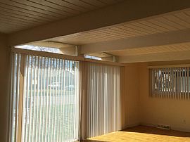   $2,000/mo3 Bd2 Ba1,188 Sqft  1430 S Clermont St, Denver, Co 8 in Denver, CO (Photo 9 of 12)