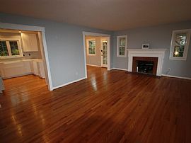   $3,500/mo4 Bd2.5 Ba1,850 Sqft  1114 Waynewood Blvd, Alexandri in Alexandria, VA (Photo 9 of 12)
