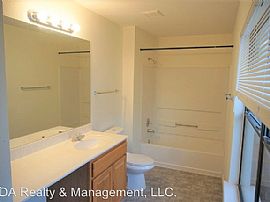   $1,595/mo3 Bd2.5 Ba2,279 Sqft  1305 Sheltie Ln, Round Rock, T in Round Rock, TX (Photo 3 of 12)