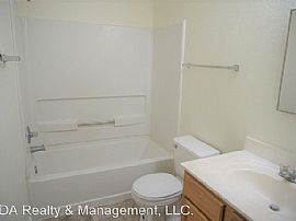   $1,595/mo3 Bd2.5 Ba2,279 Sqft  1305 Sheltie Ln, Round Rock, T in Round Rock, TX (Photo 4 of 12)