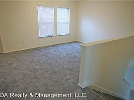   $1,595/mo3 Bd2.5 Ba2,279 Sqft  1305 Sheltie Ln, Round Rock, T in Round Rock, TX (Photo 9 of 12)