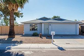 3829 W Acapulco Ln, Phoenix, Az 85053 in Phoenix, AZ