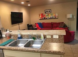Townhouse For Rent  in Austin, TX (Photo 4 of 12)