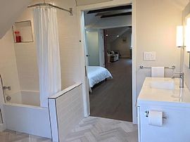   $1,500/mo1 Bd1 Ba700 Sqft  104 Belvedere Dr, Mill Valley, Ca  in Mill Valley, CA (Photo 11 of 12)