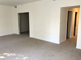 Great Location! 1 Bedroom in Dupont Circle! in Washington, DC (Photo 4 of 12)