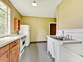 Lovely 2 Bedroom Home in Baton Rouge, LA (Photo 7 of 8)