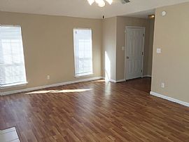   $1,250/mo3 Bd2 Ba1,729 Sqft  2047 Plantation Pkwy, Moody, Al  in Moody, AL (Photo 5 of 12)