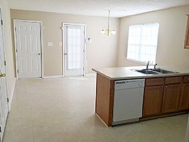   $1,250/mo3 Bd2 Ba1,729 Sqft  2047 Plantation Pkwy, Moody, Al  in Moody, AL (Photo 8 of 12)