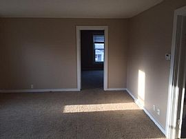   $1,200/mo2 Bd1 Ba800 Sqft  814 Flat St Ne # 2, Grand Rapids,  in Grand Rapids, MI (Photo 2 of 4)