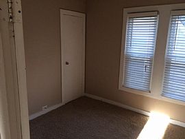   $1,200/mo2 Bd1 Ba800 Sqft  814 Flat St Ne # 2, Grand Rapids,  in Grand Rapids, MI (Photo 3 of 4)