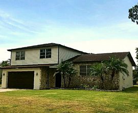 A Perfect 3bedroom and 3bathroom Family Home in Naples, FL (Photo 2 of 12)