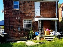 A 3 Bedroom with 1 Baths in Detroit, MI