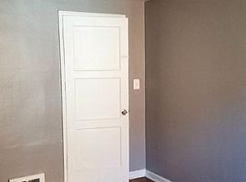 A 3 Bedroom with 1 Baths in Detroit, MI (Photo 7 of 9)