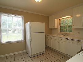 994 Oak Grove Rd, Birmingham, Al 35209 in Birmingham, AL (Photo 3 of 10)