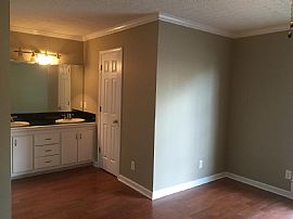 316 Avon Rd, Montgomery, Al 36109 in Montgomery, AL (Photo 3 of 7)