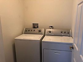 Beautiful 3 Bedroom 2.5 Bathroom Home in Aurora, IL (Photo 12 of 12)