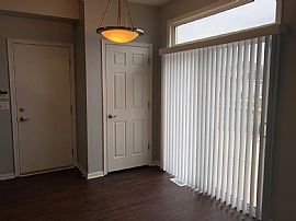 Beautiful 3 Bedroom 2.5 Bathroom Home in Aurora, IL (Photo 6 of 12)