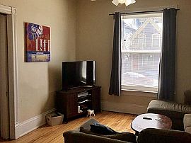 1519 N Farwell Ave, Milwaukee, Wi 53202 in Milwaukee, WI (Photo 4 of 12)