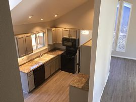 $3,000/mo4 Bd3 Ba1,725 Sqft 6016 S Kingston Cir, Englewood, Co  in Englewood, CO (Photo 4 of 12)